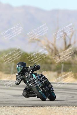 media/Dec-01-2025-Moto Forza (Mon) [[2daa91e15f]]/2-Intermediate Group/Session 3 (Turn 3)/